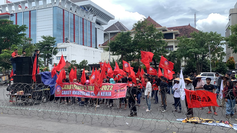 Demo di Depan Kantor Gubernur Jateng, Ini Tuntutan FSPIP KASBI