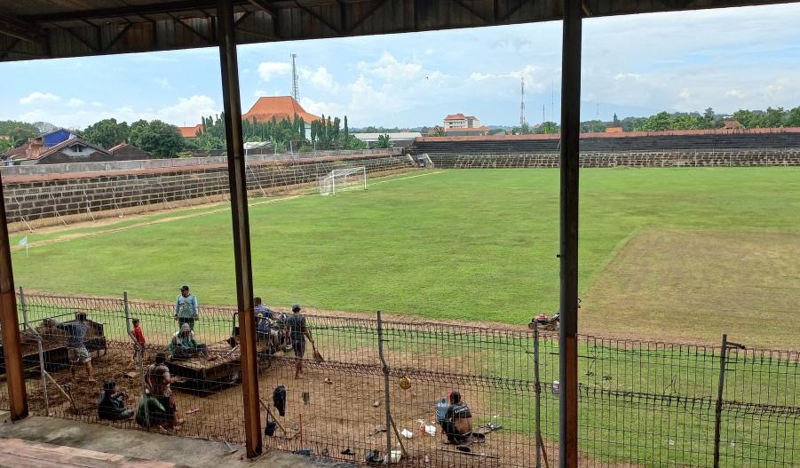 stadion-kamal-djunaidi-jepara-rapat-akbar-projo-plat-k.jpg