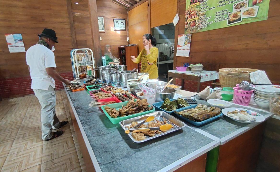 warung-Mbah-Warsi-di-dekat-Pasar-Jepon.jpg