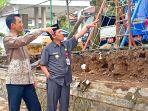 Bupati-Wonosobo-Afif-Nurhidayat-saat-meninjau.jpg