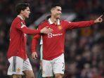 Cristiano-Ronaldo-memberi-isyarat.jpg