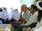 Gubernur-Jawa-Tengah-Jateng-Ganjar-Pranowo-saat-berada-di-Ponpes-Ilyas-Karanganyar.jpg