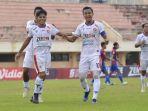 Kapten-Tim-Persipa-Pati-Tri-Handoko-depan-kanan-berselebrasi.jpg