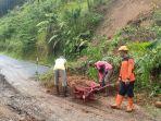 Longsor-Jalan-Provinsi-Wonosobo-Kaliangkrik.jpg