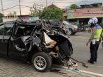 Mobil-Mobilio-Ringsek-Ditabrak-Truk.jpg