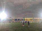 Belum Liburkan Tim, PSIS Semarang Masih Gelar Latihan Di Tengah Curah Hujan Tinggi