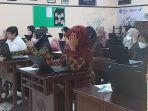 erta-sedang-mengerjakan.jpg