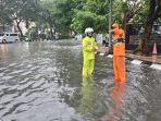 ganjar-banjir-semarang-polisi-banjir.jpg