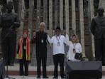 ganjar-mahfud-tugu-proklamasi.jpg