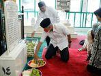 ganjar-ziarah-makam-Syekh-Muhammad-Arsyad-Al-Banjari.jpg