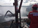 kebakaran-kapal-terbakar-1.jpg