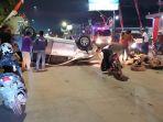 kecelakaan-mobil-terbalik-di-demak.jpg
