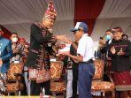 kejutan-kue-ulang-tahun-ganjar-saat-sumpah-pemuda.jpg