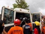 Kondisi Mayat Pria Tanpa Identitas di Banjir Kanal Barat Semarang Membengkak