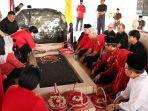 megawati-tabur-bunga-makam-soekarno-ganjar-mahfud.jpg