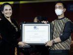 penyerahan-sertifikat-gamelan-warisan-budaya-takbenda-unesco.jpg