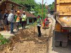 polisi-perbaikan-jalan-pati-grobogan.jpg