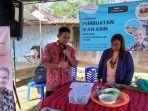 relawan-Mak-Ganjar-memberikan-pelatihan-pembuatan-ikan-asin-jepara.jpg