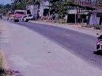 terios-putih-vs-truk-merah-kecelakaan-dkpp-temanggung.jpg