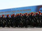 Sejumlah-personil-Paskhas-TNI-AU-melakukan-defile-saat-Upacara-Peringatan-ke-71.jpg