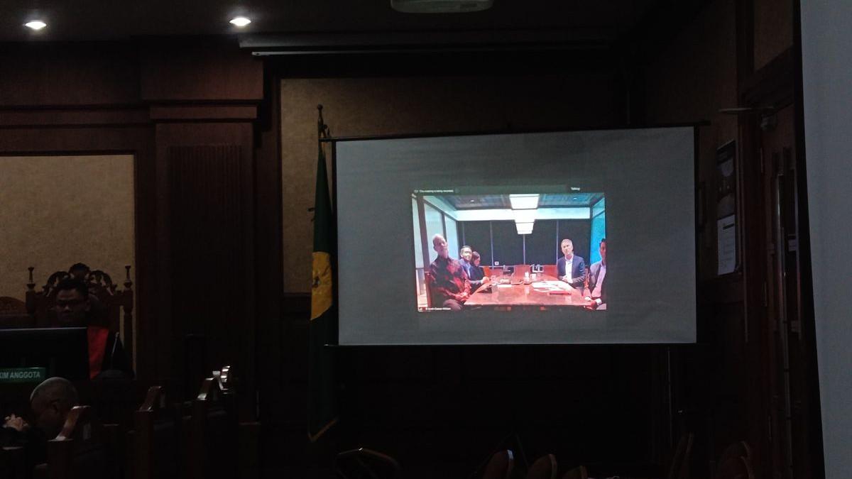 KASUS KORUPSI MENTERI - 3 Petinggi Google dihadirkan melalui Zoom Meeting untuk jadi saksi meringankan untuk Eks Mendikbudristek Nadiem Makarim dalam sidang kasus dugaan korupsi pengadaan laptop berbasis Chromebook di Pengadilan Tipikor Jakarta, Senin (20/4/2026).