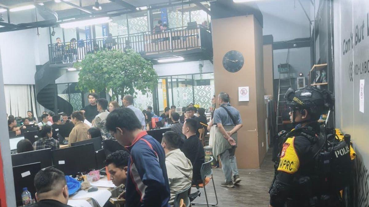 JUDOL - 321 WNA penghuni markas judol Hayam Wuruk, Jakarta Barat, diduga masuk RI lewat fasilitas bebas visa.
