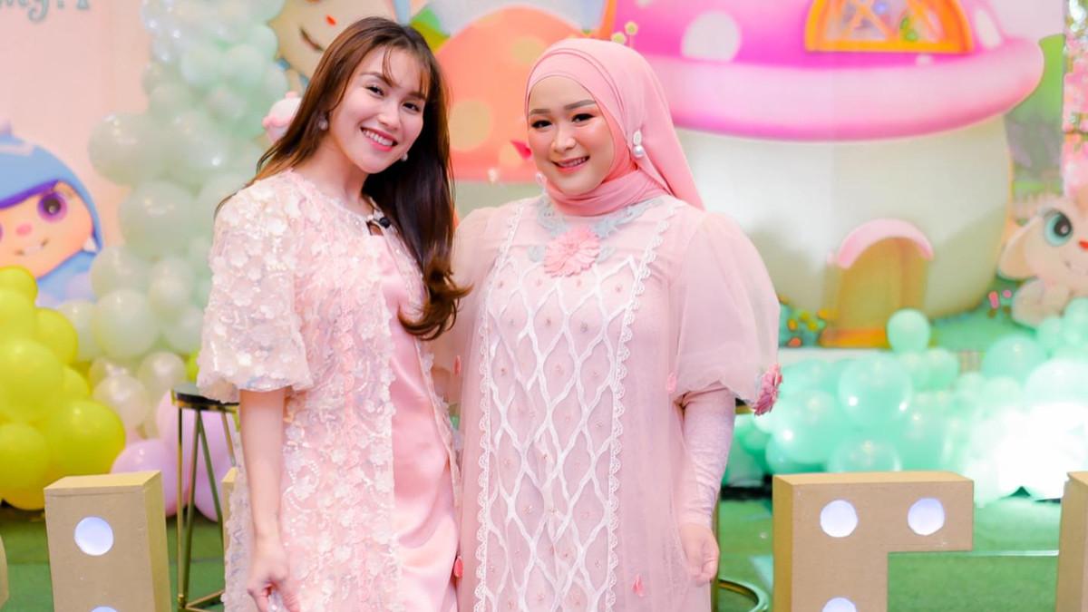 KABAR ARTIS - Adik Ayu Ting Ting, Syifa luapkan emosi setelah dihujat numpang hidup ke kakaknya.