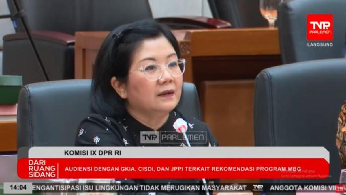 KRITIK MBG - Ahli Gizi Dokter Tan Shot Yen saat audiensi bersama Komisi IX DPR RI terkait program MBG, Senin (22/9/2025). Dalam kesempatan itu, Dokter Tan menyoroti menu MBG dan ahli gizi di SPPG yang minim pengalaman.