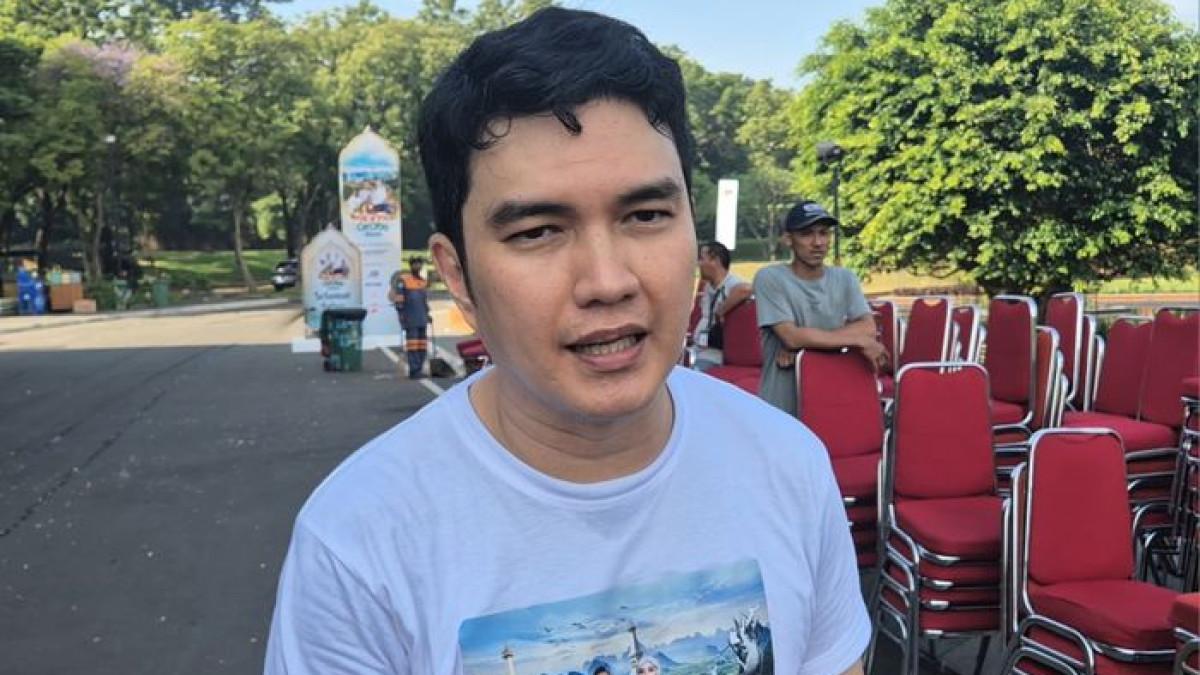 KABAR ARTIS - Aldi Taher saat ditemui di kawasan Cipayung, Jakarta Timur, Kamis (19/3/2026).
