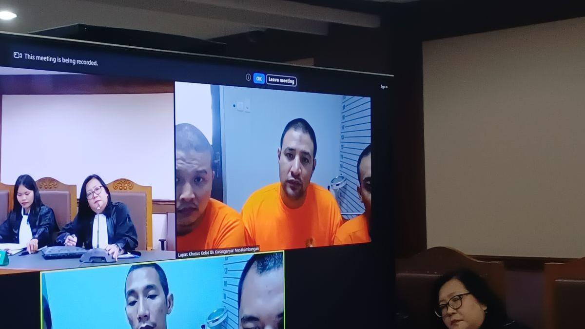 NASIB AMMAR ZONI - Ammar Zoni dihadirkan lewat sambungan video dalam sidang kasus pengedaran narkoba di lapas di Pengadilan Negeri Jakarta Pusat, Kamis (6/11/2025)