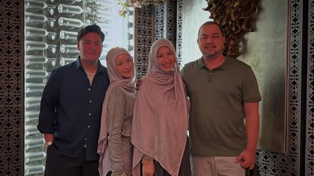KABAR ANAK ARTIS - Anak Annisa Trihapsari dan Sultan Djorgji cerita dibalik keputusannya menggunakan hijab.