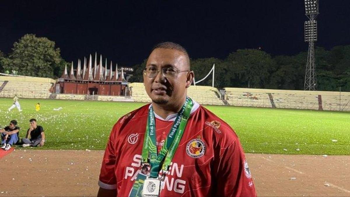 TIMNAS INDONESIA - Politisi Partai Gerindra, Andre Rosiade. Andre Rosiade sebut Timnas Indonesia dikuasai dua sosok berinisial ‘S’, satu asal Maroko dan satu perempuan Indonesia. Klaim ini muncul di tengah sorotan atas kegagalan skuad Garuda di kualifikasi Piala Dunia 2026.