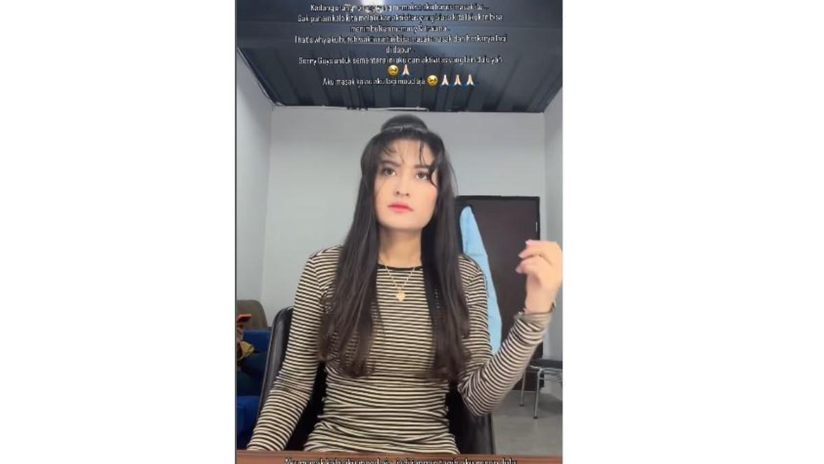 ADLY FAIRUZ CERAI -  Angbeen Rishi dulu sering membuat video masak dengan Adly Fairuz, kini jadi trauma memasak