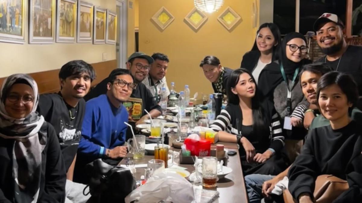 SOSOK ANINDYA SALSA - Anindya Salsa dirumorkan dekat dengan Desta. Keduanya memang beberapa kali berada di momen yang sama.