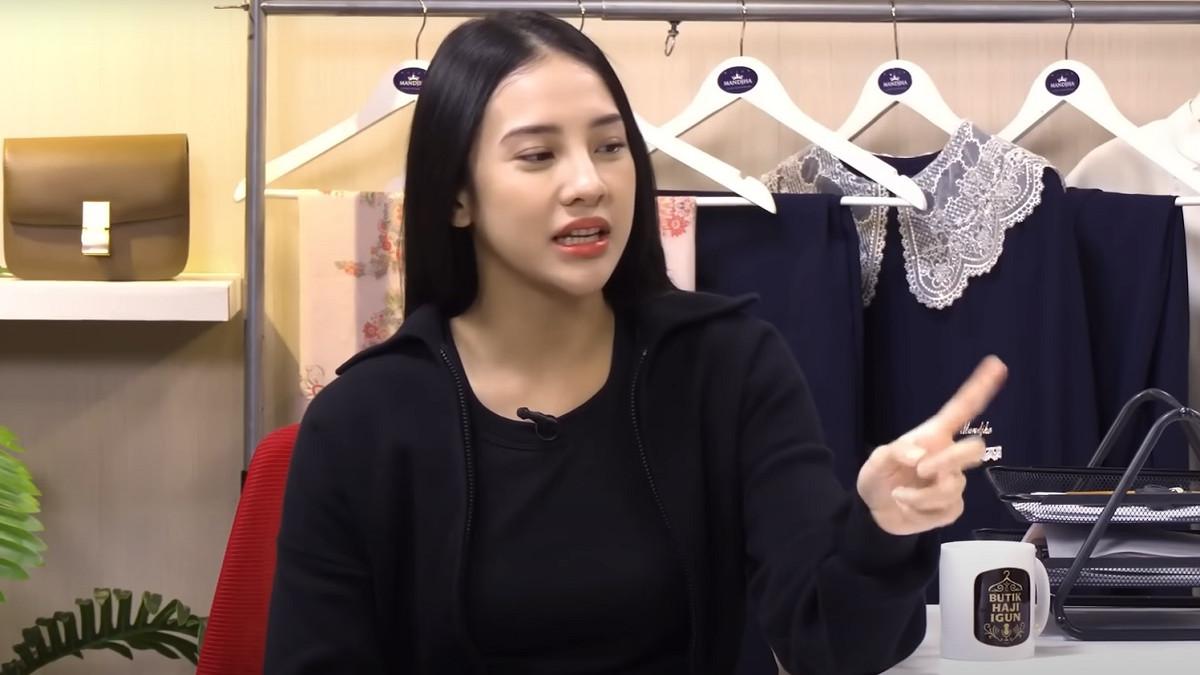 KISAH ANYA GERALDINE - Anya Geraldine menanggapi sikapnya di masa lalu yang begitu royal kepada pasangan.