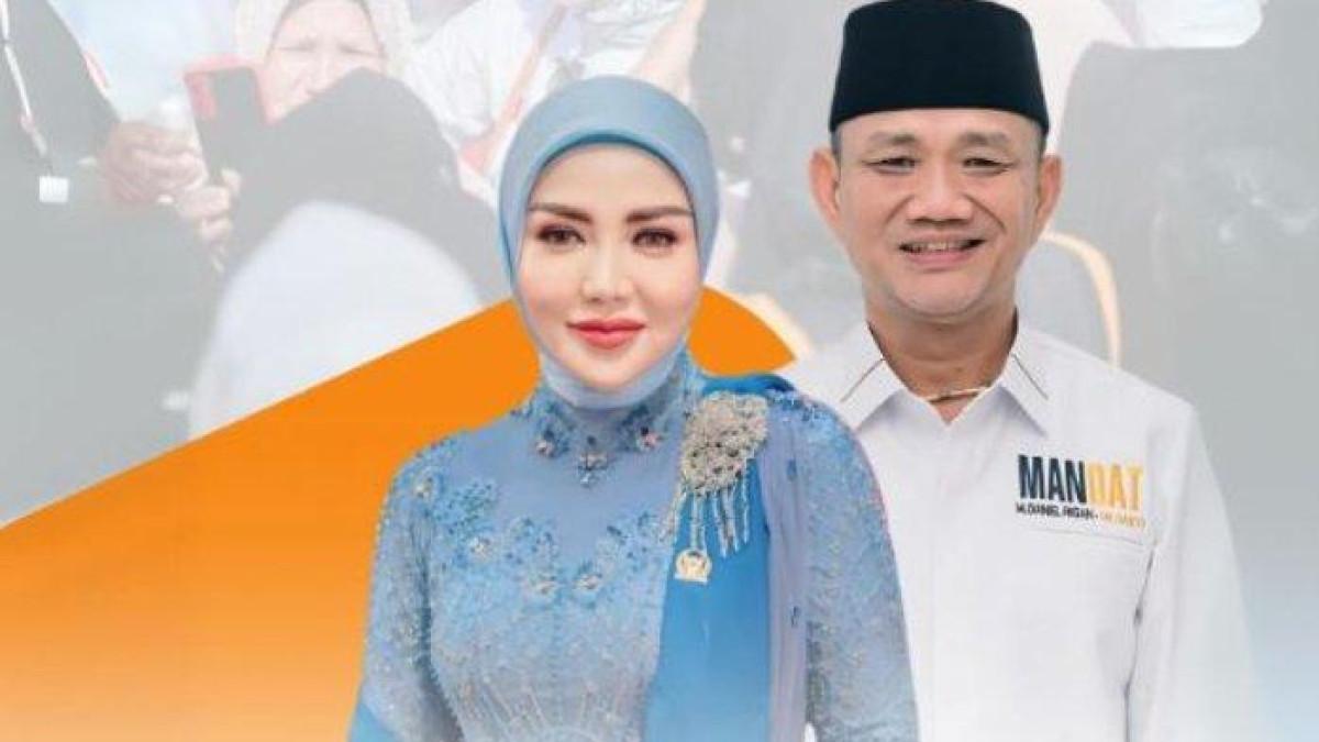 BELLA SHOFIE DIDEMO - Bella Shofie (kiri) dan suaminya, Daniel Rigan (kanan). Artis dan politisi dinilai malas ke kantor dan tak aktif dalam menjalankan tugasnya sebagai wakil rakyat.