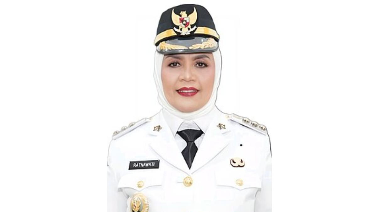 PROFIL KEPALA DAERAH - Berikut sosok dan profil Ratnawati Arif, Bupati Sinjai yang dilantik Prabowo Subianto.