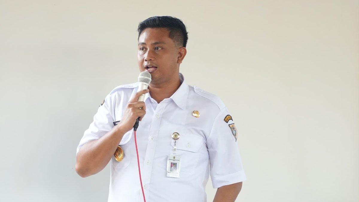 Tutqichda tugatildi Men erimning pornosiga tashrif buyurdim