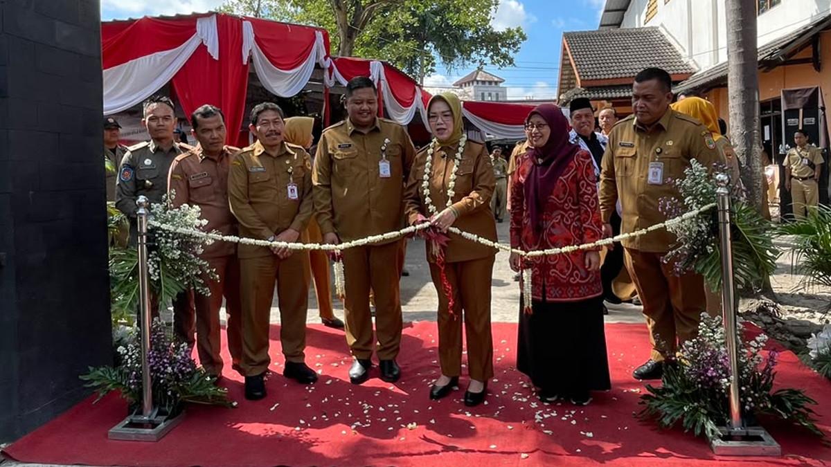 LAUNCHING SD SUKOHARJO - Bupati Sukoharjo, Etik Suryani resmi melaunching dua Sekolah Dasar (SD) unggulan pertama di Kabupaten Sukoharjo yang dipusatkan di SD Negeri 01 Telukan, Kecamatan Grogol, Senin (25/5/2026).