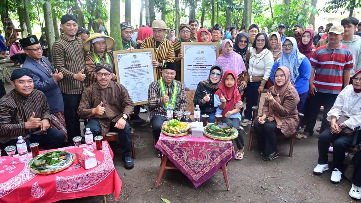 WISATA DI SUKOHARJO - Bupati Sukoharjo, Etik Suryani, meresmikan destinasi wisata baru di kawasan Gunung Kunci, Kecamatan Kartasura, pada Minggu (16/11/2025).