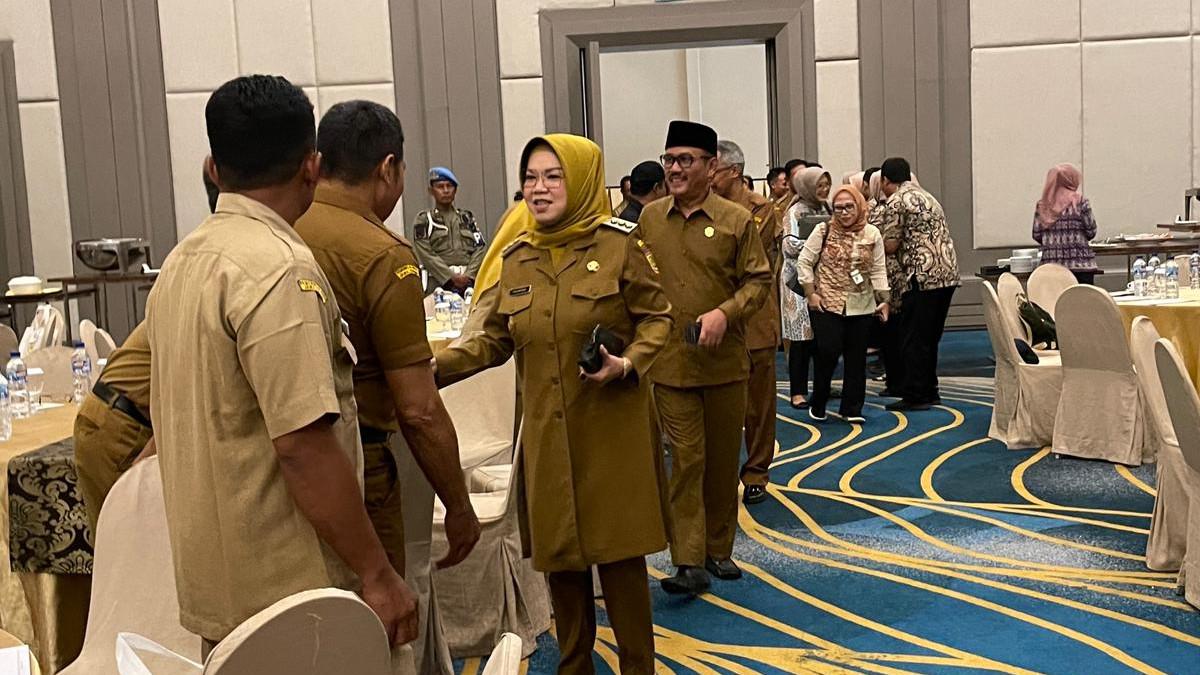 LARWASDA PEMKAB SUKOHARJO - Bupati Sukoharjo Etik Suryani dalam kegiatan Gelar Pengawasan Daerah (Larwasda) tahun 2025 di Hotel Mercure, Solo Baru, Kabupaten Sukoharjo, pada Selasa (4/11/2025).