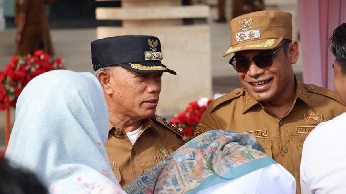 REKAM JEJAK KEPALA DAERAH - Bupati dan Wakil Bupati Kotabaru, Muhammad Rusli (KIRI) - Syairi Mukhlis (KANAN). Berikut ini adalah perjalanan karier serta gebrakan Wakil Bupati Kotabaru, Syairi Mukhlis.