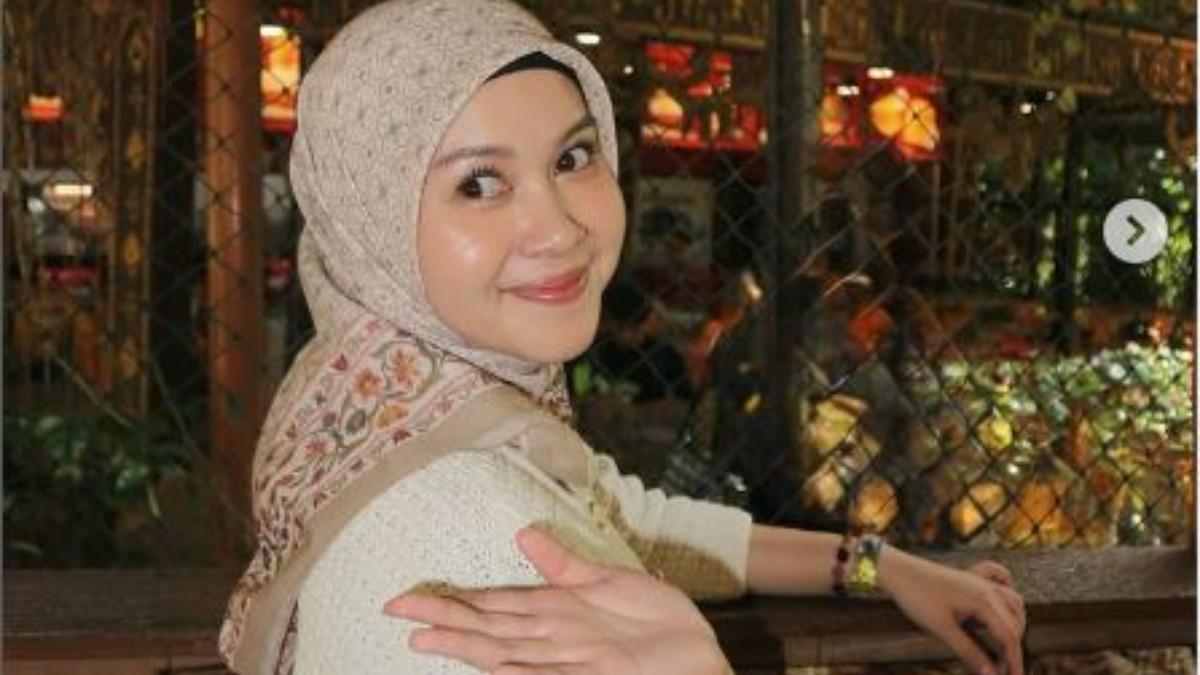 DINAR SALSA - Dinar Salsa, adik Lettu Fardhana kini jadi selebgram