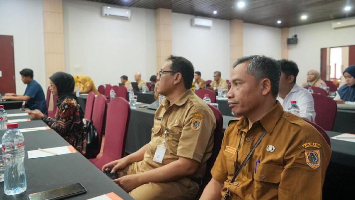 DISKOMINFO KLATEN - Dinas Komunikasi dan Informatika (Diskominfo) menggelar workshop penyusunan kegiatan statistik sektoral, Senin (6/10/2025), di Prambanan Hall Tjokro Hotel Klaten.