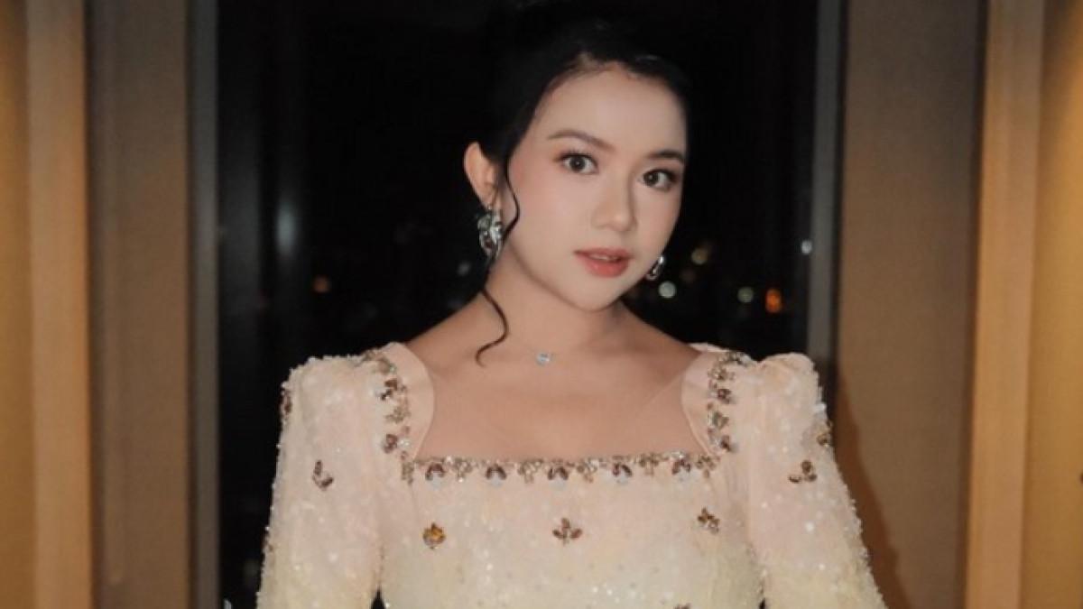 SELEBGRAM VIRAL - Diva Azzura dan Na Daehoon makin lengket, pamer kemesraan hingga beri sinyal kuat bak Keluarga Cemara.
