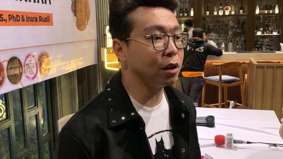 Dokter Richard Lee dalam konferensi pers di kawasan Senopati, Jakarta Selatan, Kamis (18/5/2023)