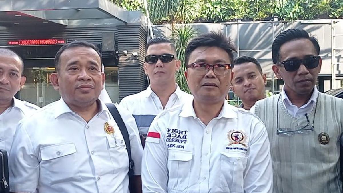 Eko Supahwono selaku Sekjen BPI KPNPA RI bersama Ketua Umum dan Kadiv Hukum mendatangi Gedung Kriminal Khusus Polda Metro Jaya.