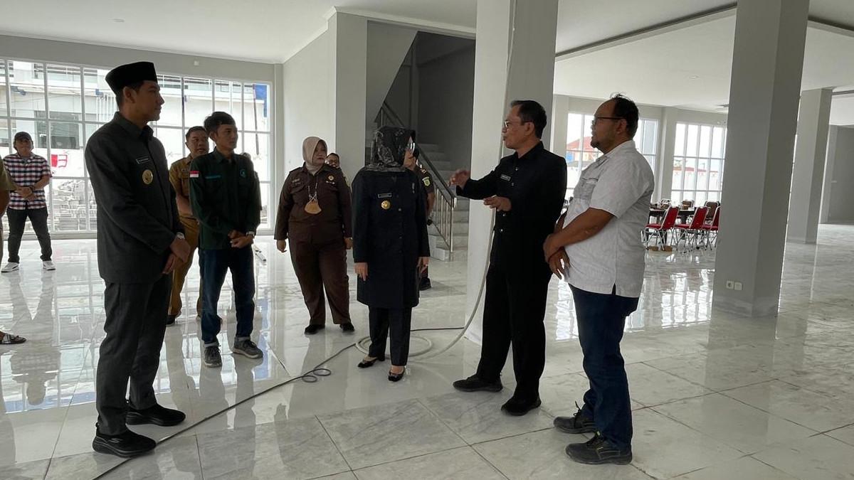 PEMBANGUNAN DI SUKOHARJO - Inspeksi mendadak (sidak) Bupati Sukoharjo, Etik Suryani bersama Wakil Bupati, Eko Sapto Purnomo, pada Senin (3/11/2025).