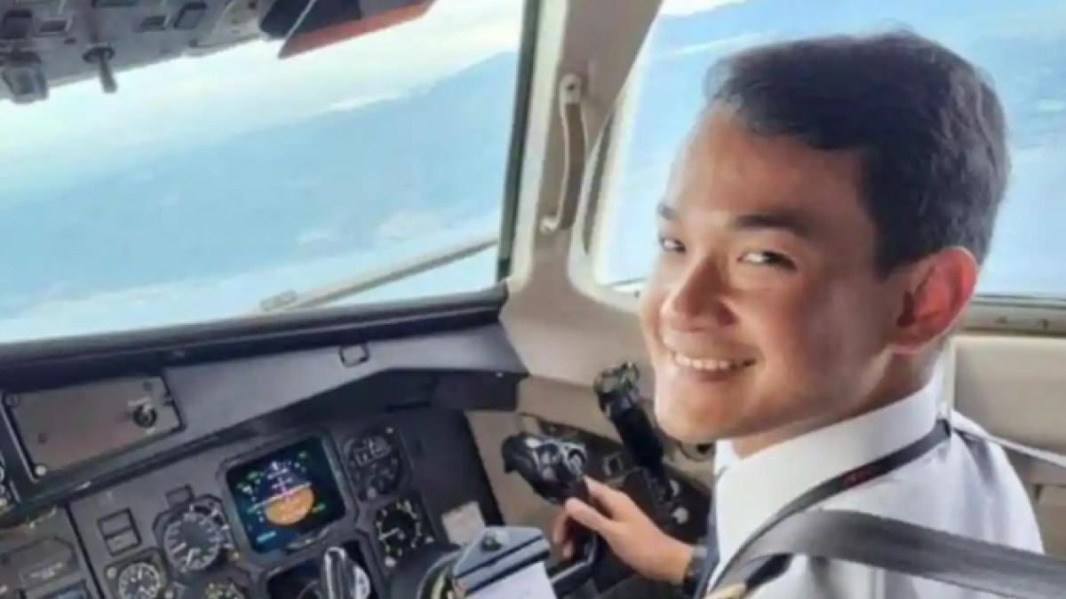 PESAWAT JATUH - Farhan Gunawan co-pilot pesawat ATR 42‑500 yang jatuh di Maros-Pangkep, rekam jejaknya moncer.