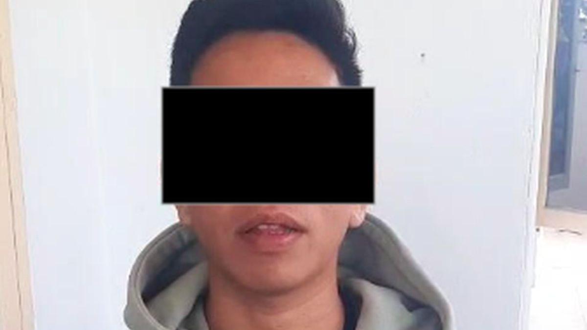 TEROR POCONG - Febrianto alias Ebi (23) pelaku yang menyebarkan foto pocong di Kecamatan Gandus, Palembang, Sumatera Sealtan menyampaikan permohonan maaf.(Dokumentasi Polisi)